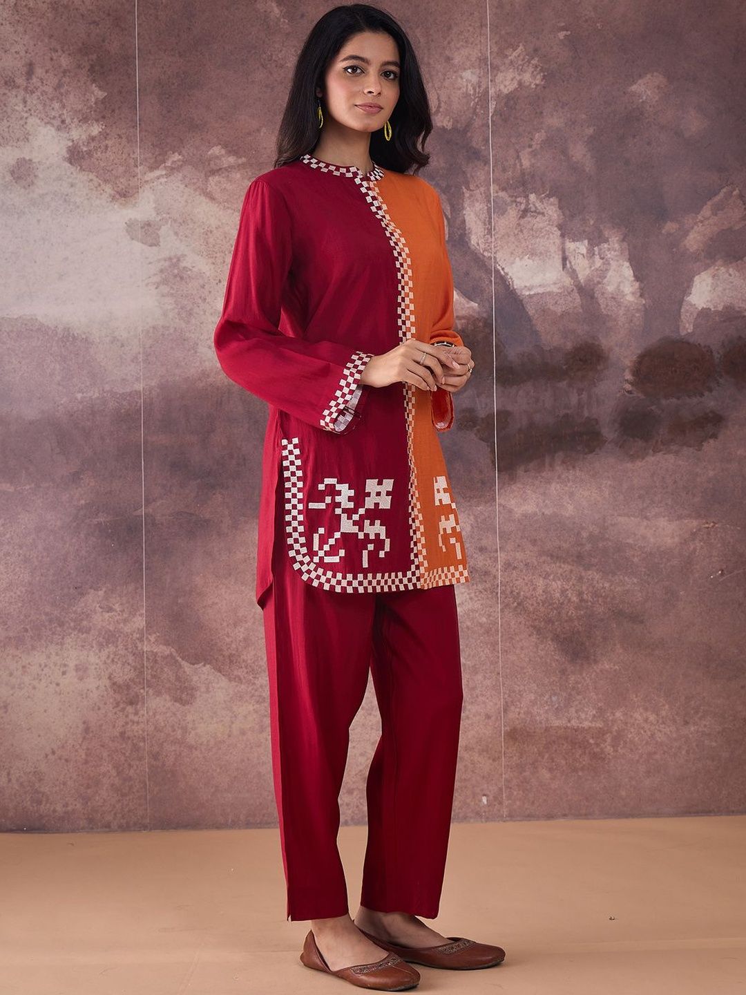 Dhiyona IE Colourblocked Mandarin Collar Top With Trousers