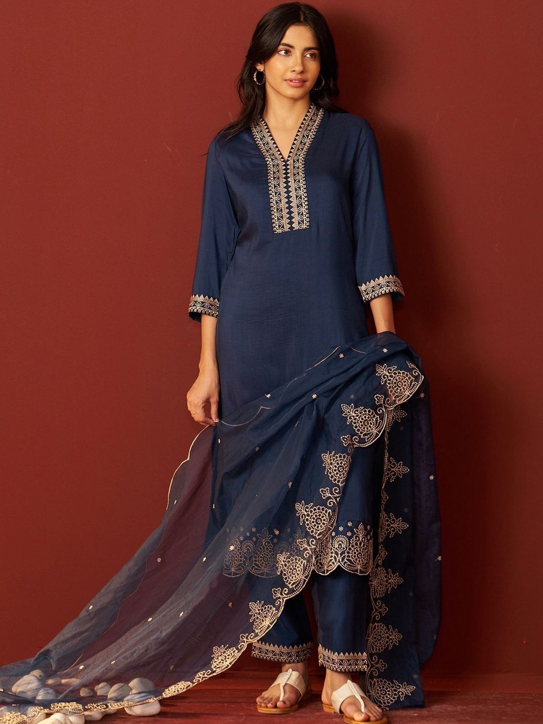 Women Ethnic Motifs Embroidered Regular Thread Work Kurta with Trousers & With Dupatta