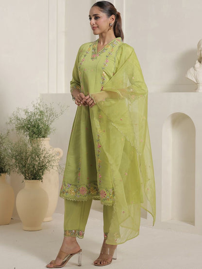 Women Floral Embroidered Thread Work Kurta And Palazoos With Dupatta