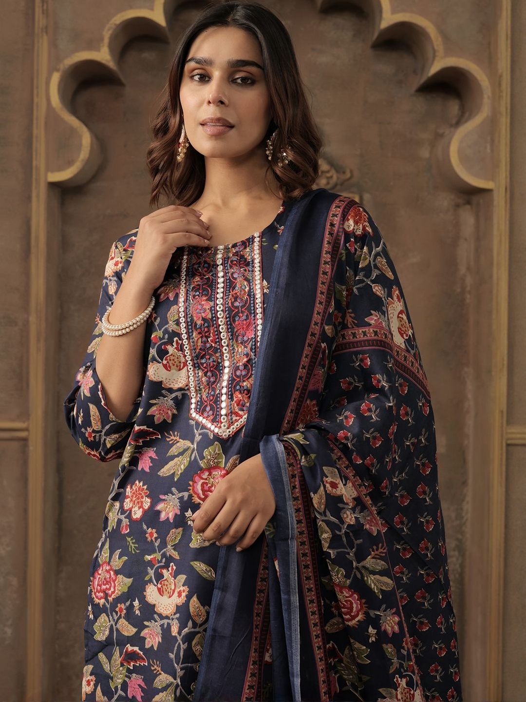 Dhiyona IE Women Floral Printed Kurta with Trousers & Dupatta