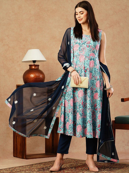 Dhiyona KL Women Floral Printed Regular Thread Work Kurta with Trousers & With Dupatta