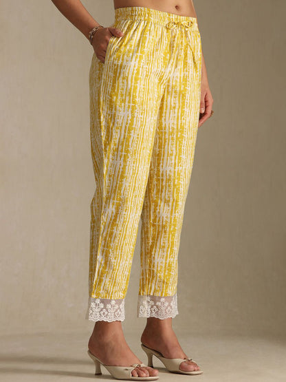 Dhiyona SO Women's Women Printed Thread Work Kurta with Trousers & With Dupatta