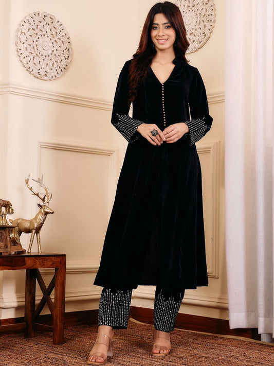 Dhiyona VA Women'sThread Embroidered Panelled Winter Kurta with Trouser
