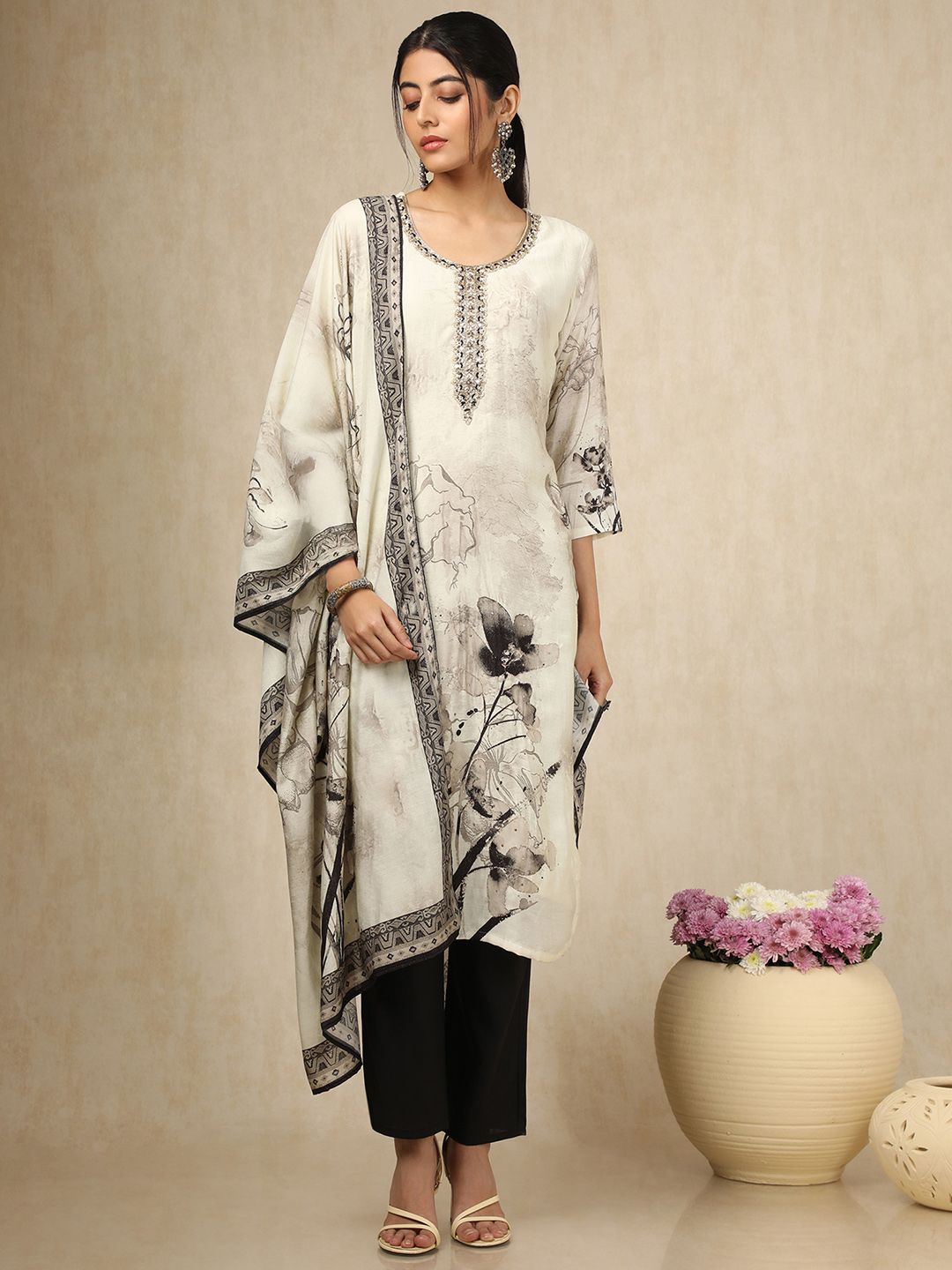 Dhiyona SO Women's Women Floral Printed Regular Mirror Work Kurta with Trousers & With Dupatta