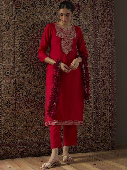 Dhiyona IE Embroidered Notch Neck Tunic With Trousers