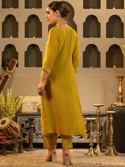 Dhiyona IE Women's Women Ethnic Motifs Embroidered Chanderi Silk Kurta with Trousers