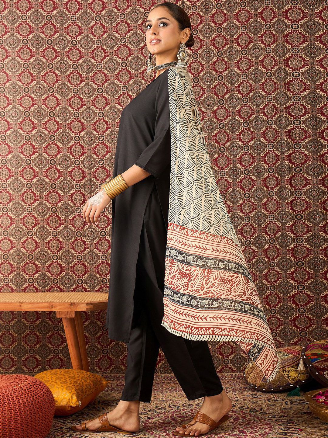 Women Solid Kurta with Trouser & Dupatta