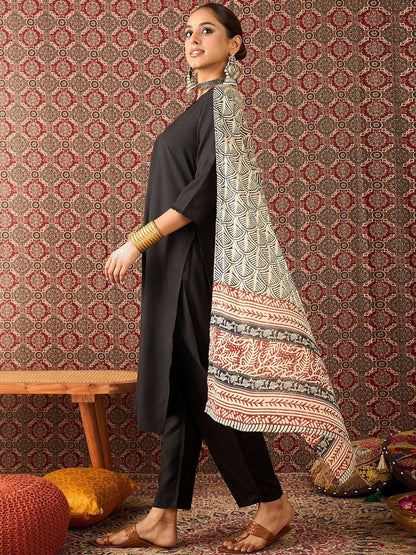 Women Solid Kurta with Trouser & Dupatta