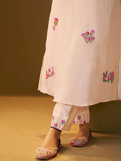 Dhiyona IE Floral Embroidered Round Neck Tunic & Trousers