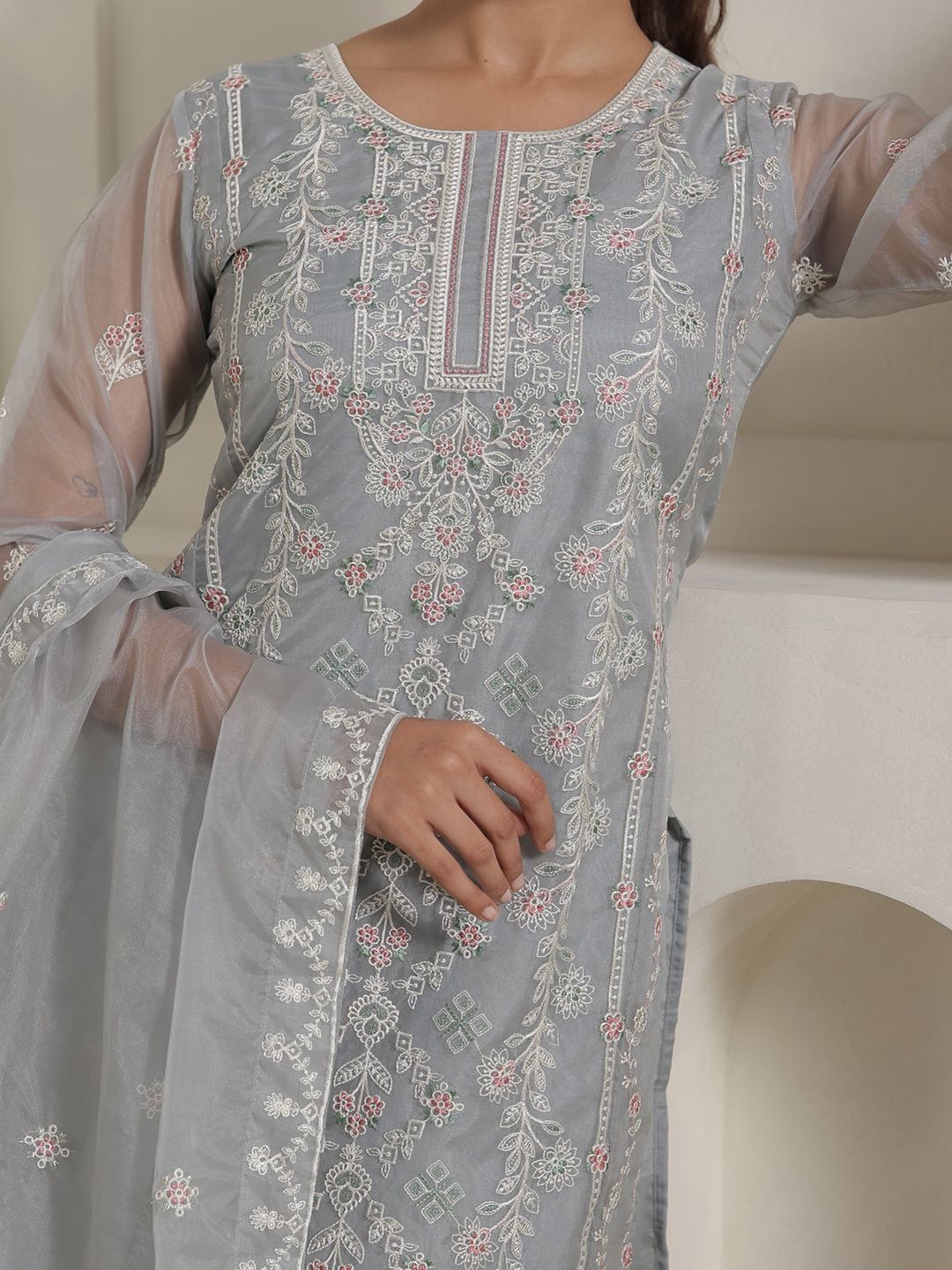 Floral Embroidered Thread Work Organza Straight Kurta & Trousers With Dupatta