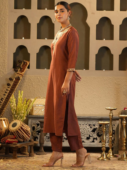 Women Ethnic Motifs Yoke Design Regular Sequinned Kurta with Trousers