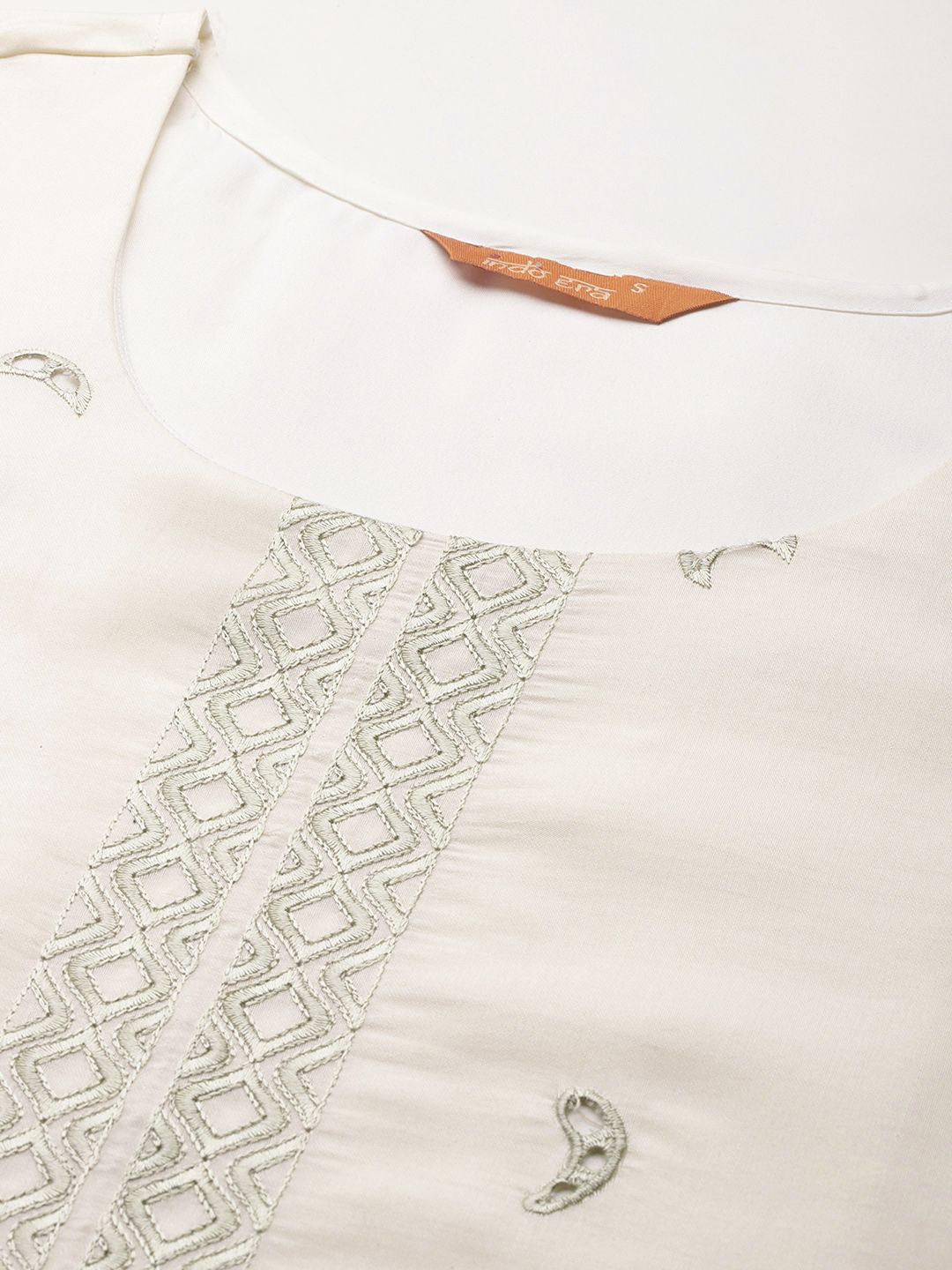Dhiyona IE Ethnic Motifs Embroidered Thread Work Kurta With Trousers & Dupatta