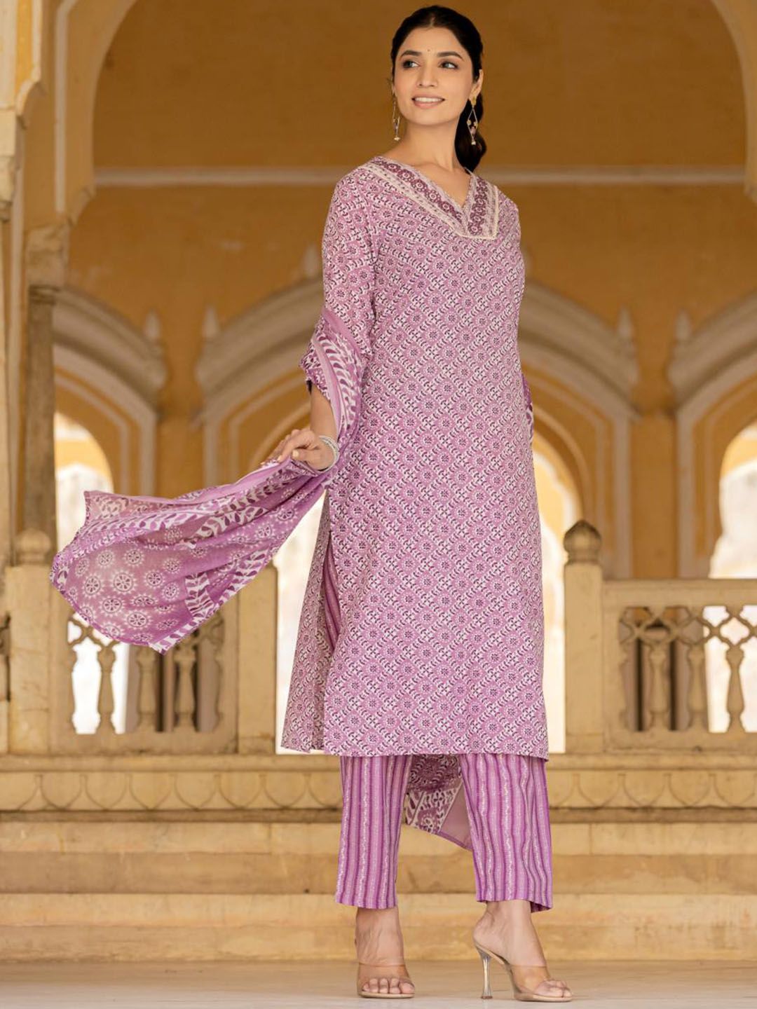 Dhiyona VA Women'sEthnic Motifs Printed Regular Straight Kurta with Trousers & Dupatta