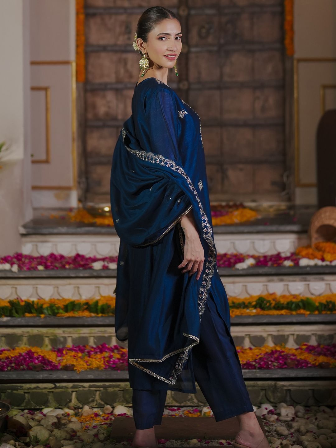 Dhiyona IE Women Ethnic Motifs Embroidered Regular Kurta with Trousers & With Dupatta