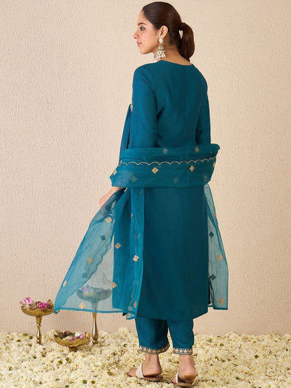 Women Ethnic Motifs Embroidered Empire Gotta Patti Kurta with Trousers & With Dupatta