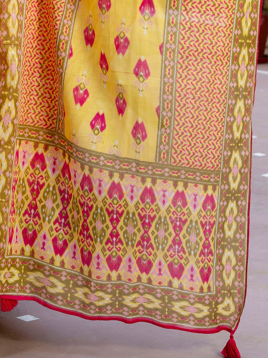 Dhiyona IE Women Printed Panelled Sequinned Pure Cotton Kurta with Trousers & With Dupatta