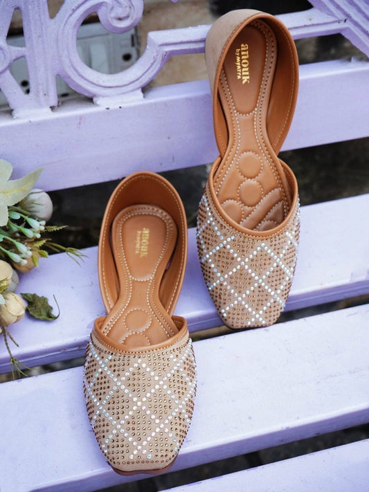 Dhiyona AK Embellished Mojaris
