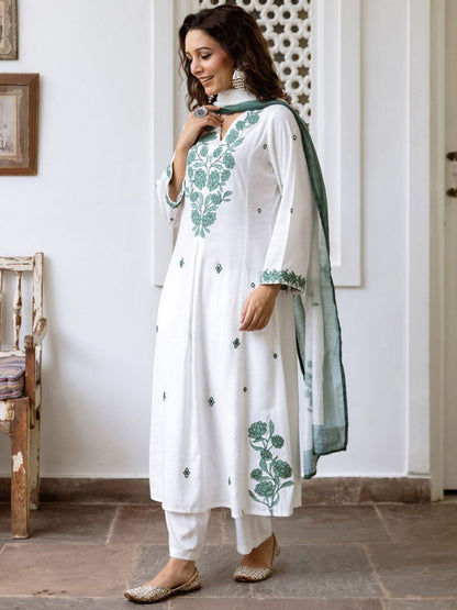 Dhiyona IE Women Floral Embroidered Empire Thread Work Pure Cotton Kurta with Trousers & With Dupatta