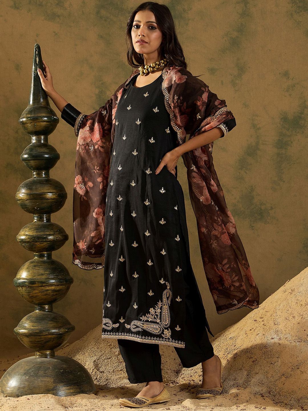 Dhiyona IE Women Ethnic Motifs Embroidered Regular Kurta with Trousers & With Dupatta