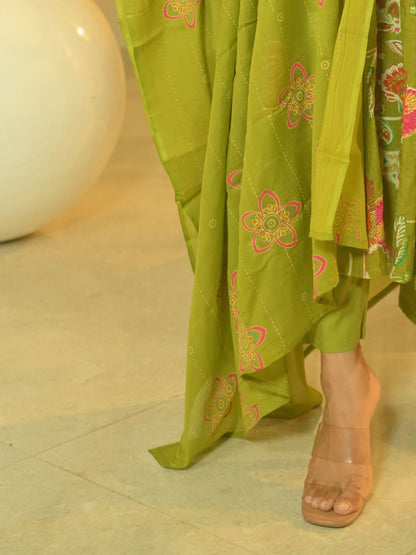 Women Floral Printed Beads &Stones Pure Cotton Kurta with Trousers & With Dupatta