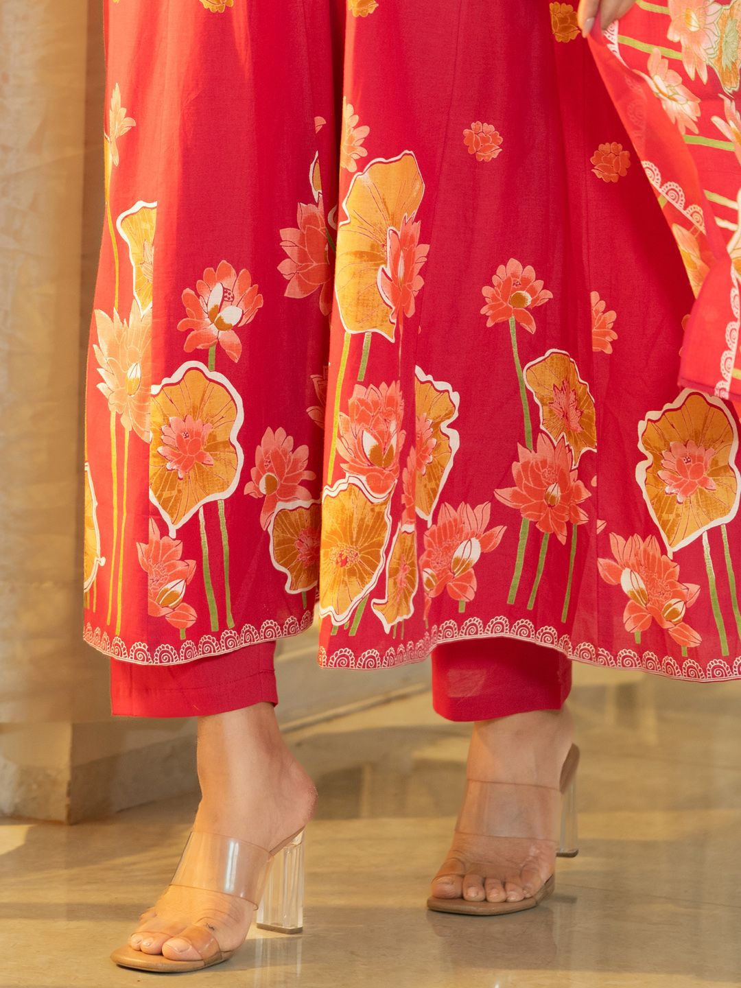 Dhiyona IE Women Floral Printed Cotton Kurta with Pyjama & Dupatta