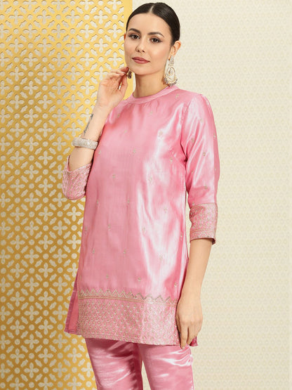 Dhiyona PD Women Women Jashn Zari Work Regular Kurti with Trousers