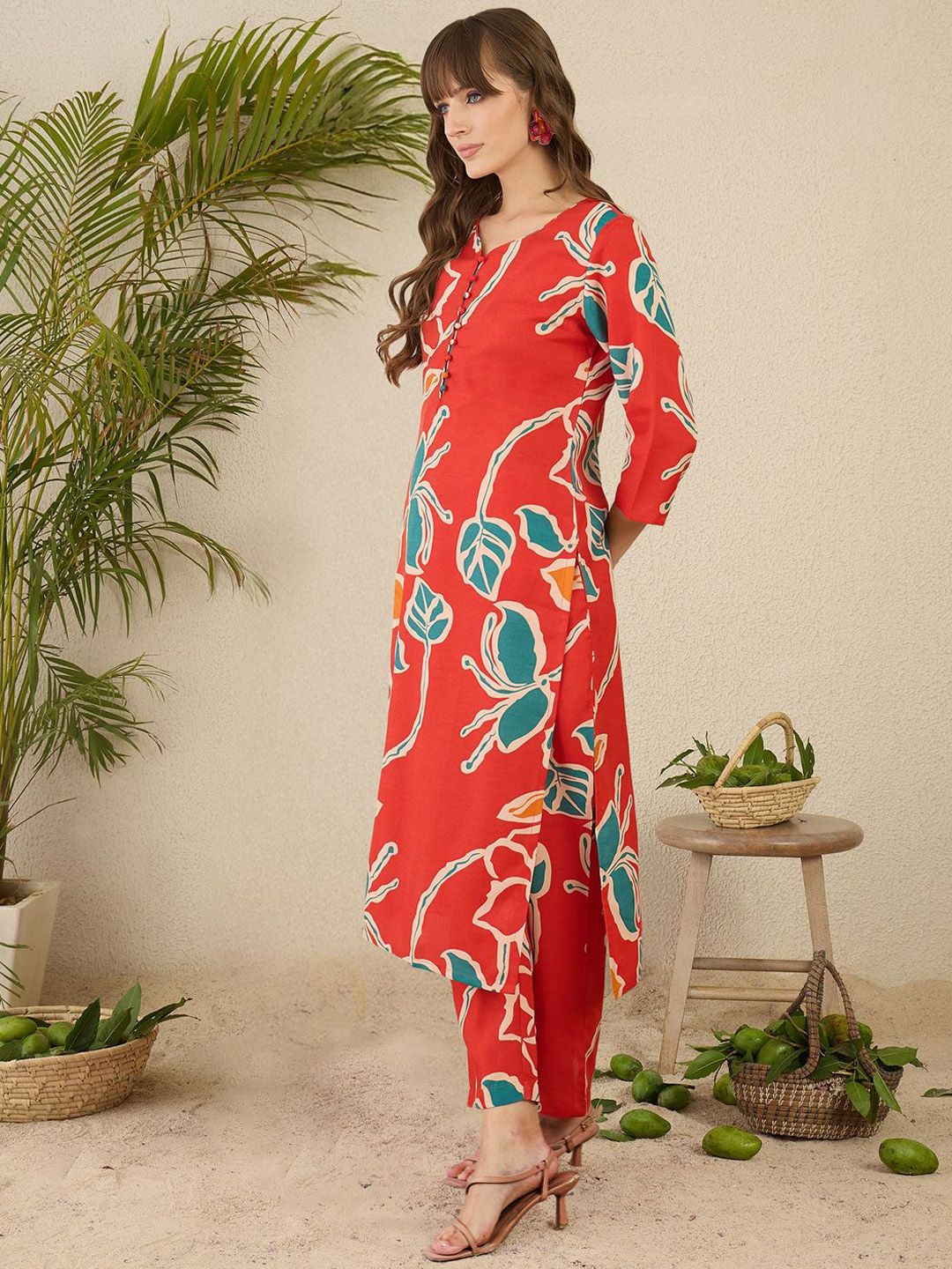 Women Floral Printed Pure Cotton Kurta with Trousers