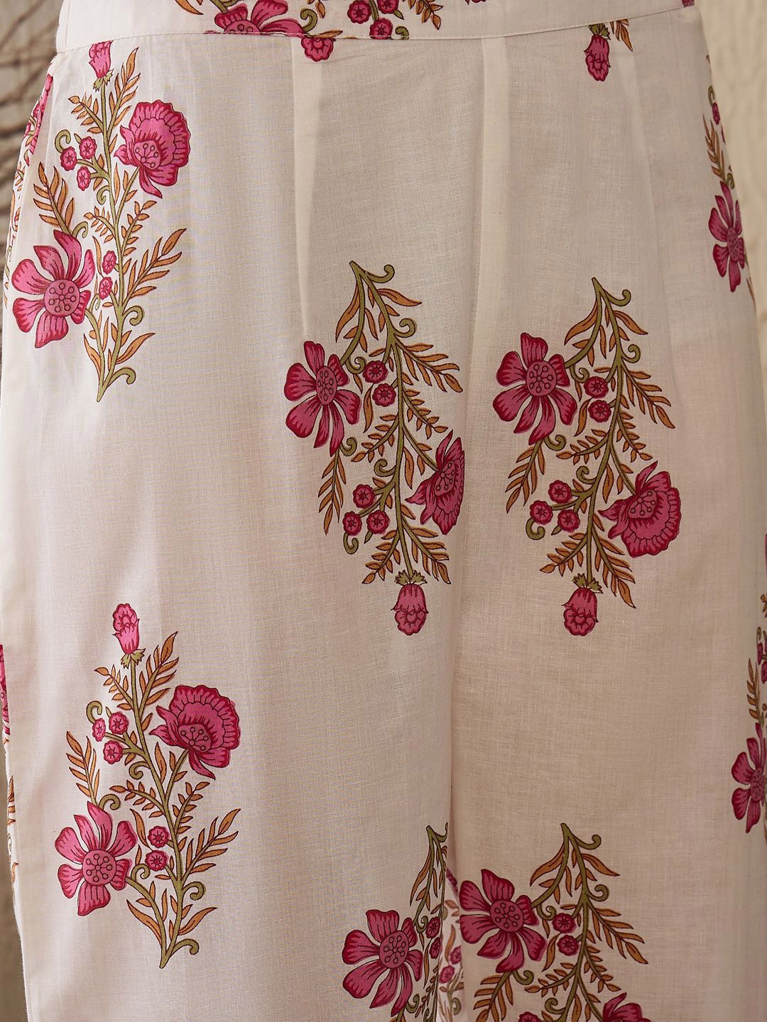 Women Floral Printed Regular Pure Cotton Kurta with Trousers