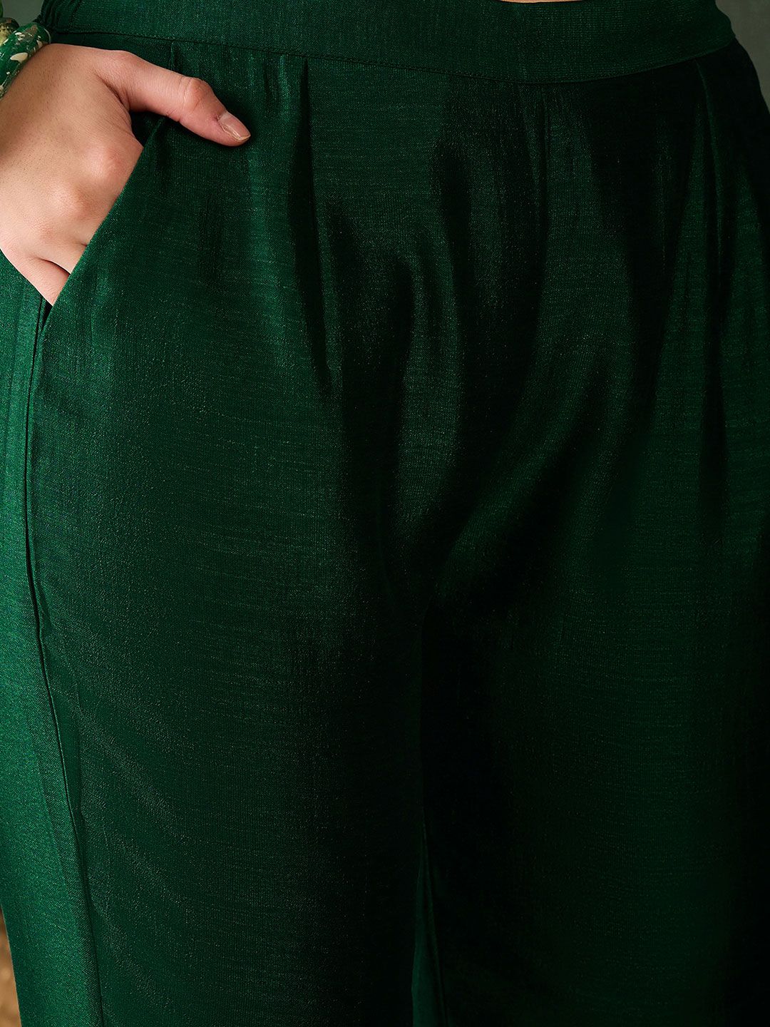 Dhiyona SN Women's Floral Embroidered Thread Work Straight Kurta With Trousers & Dupatta