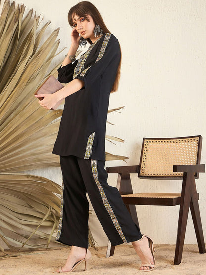 Dhiyona IE Black Floral Embroidered Round Neck Straight Kurta With Trouser