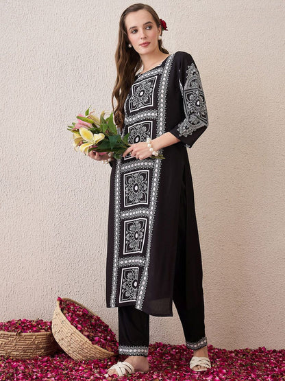 Floral Printed Round Neck Pure Cotton Straight Kurta With Trousers