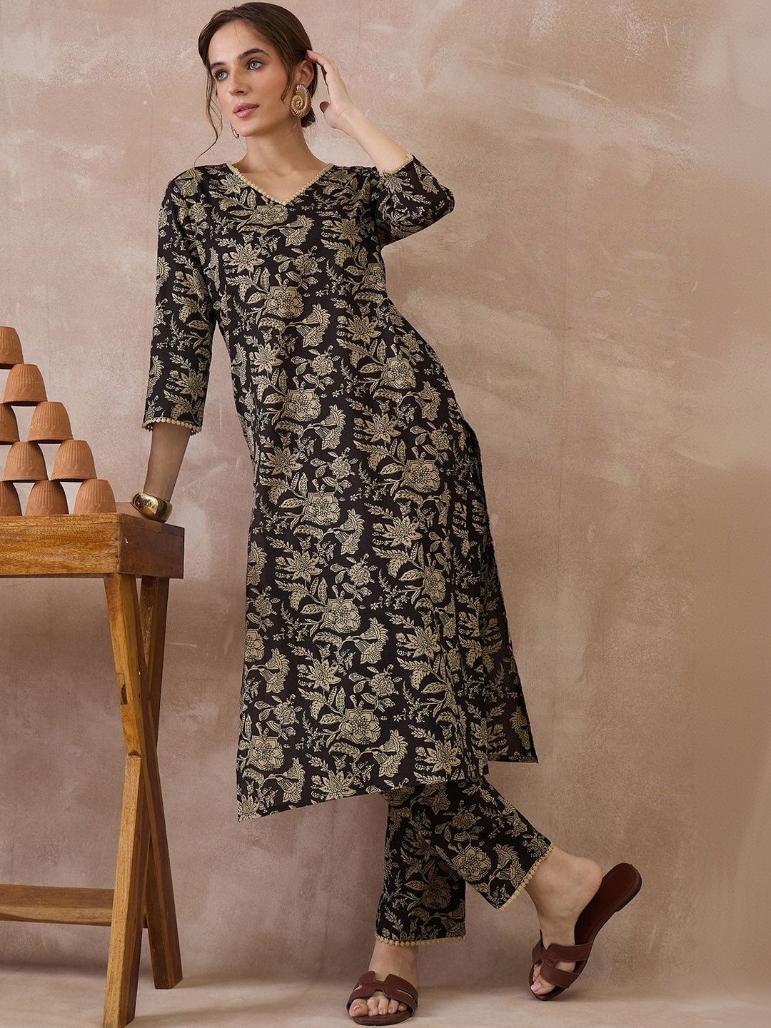 Women Floral Printed Regular Pure Cotton Kurta with Trousers
