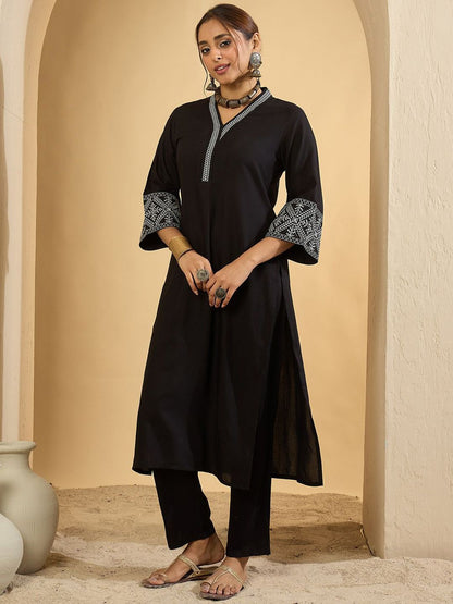 Dhiyona IE Floral Yoke Design V-Neck Straight Kurta With Trousers & Dupatta