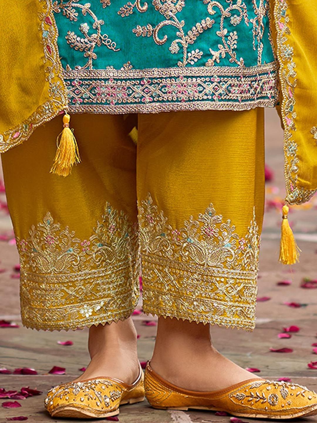 Zari Ethnic Motifs Embroidered Notch Neck Straight Kurta With Trousers & Dupatta