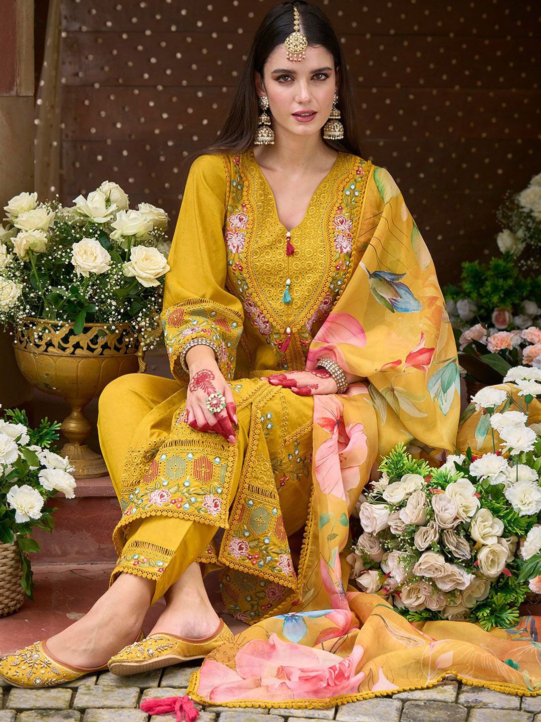 Dhiyona IE Women Floral Embroidered Panelled Thread Work Kurta with Trousers & With Dupatta