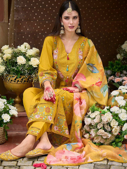 Women Floral Embroidered Panelled Thread Work Kurta with Trousers & With Dupatta