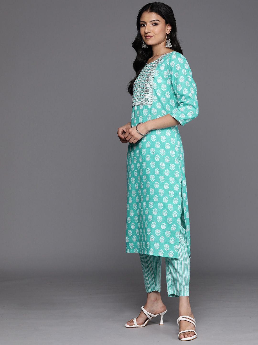 Floral Printed Regular Sequinned Pure Cotton Kurta With Trousers & Dupatta