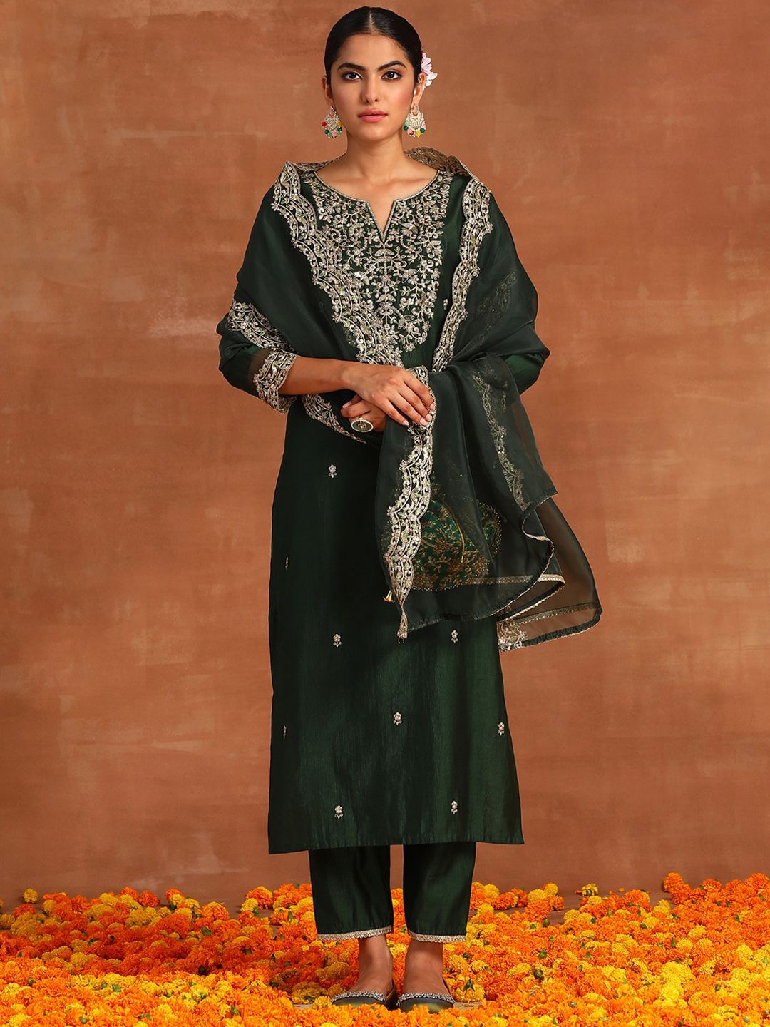 Dhiyona IE Floral Embroidered Thread Work Liva Kurta with Trousers & Dupatta