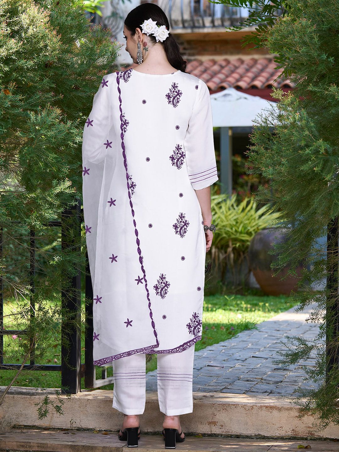 White Ethnic Motifs Embroidered Organza Straight Kurta & Trouser With Dupatta