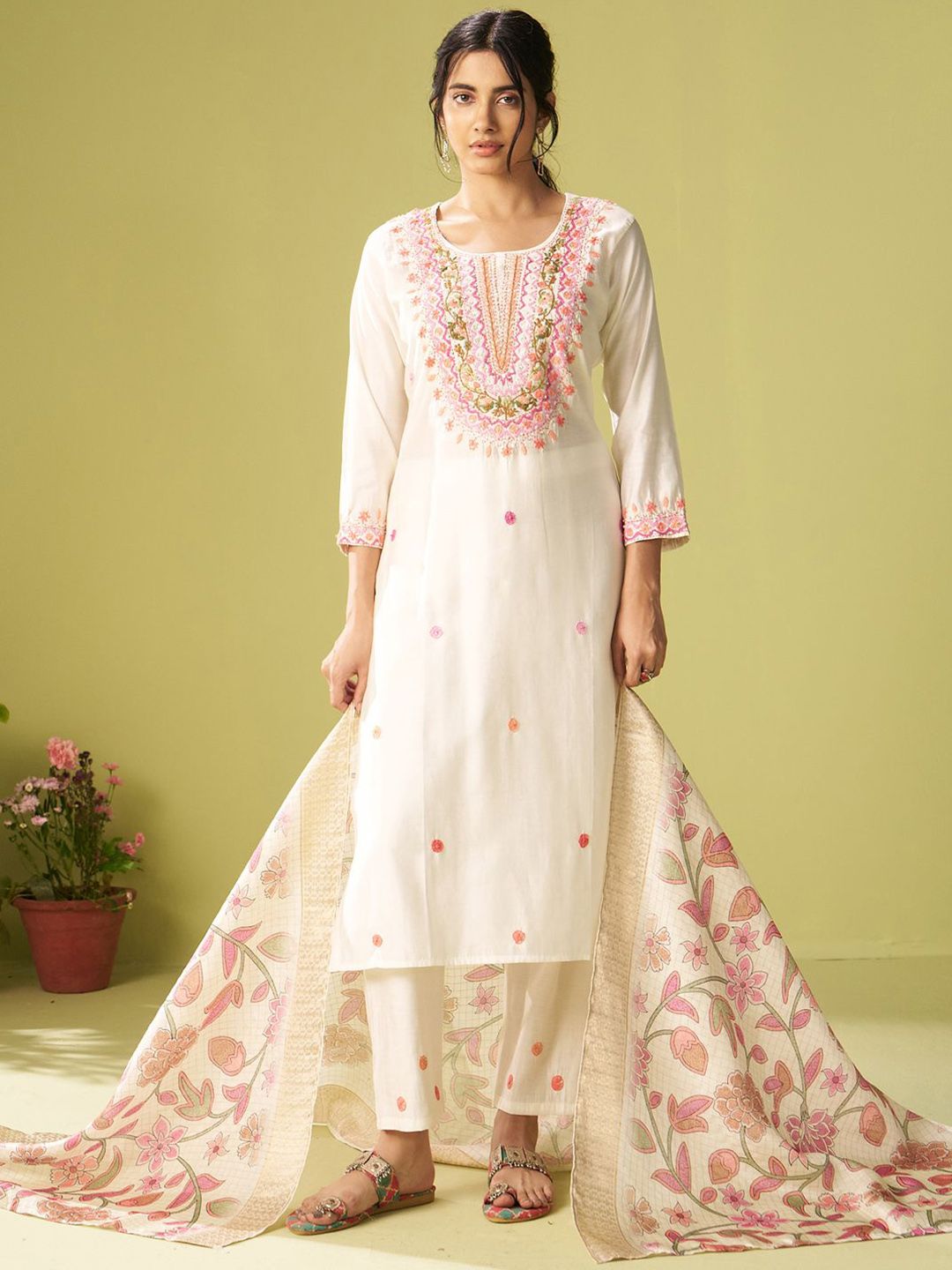 Dhiyona IE Women Ethnic Motifs Embroidered Regular Thread Work Kurta with Trousers & Dupatta