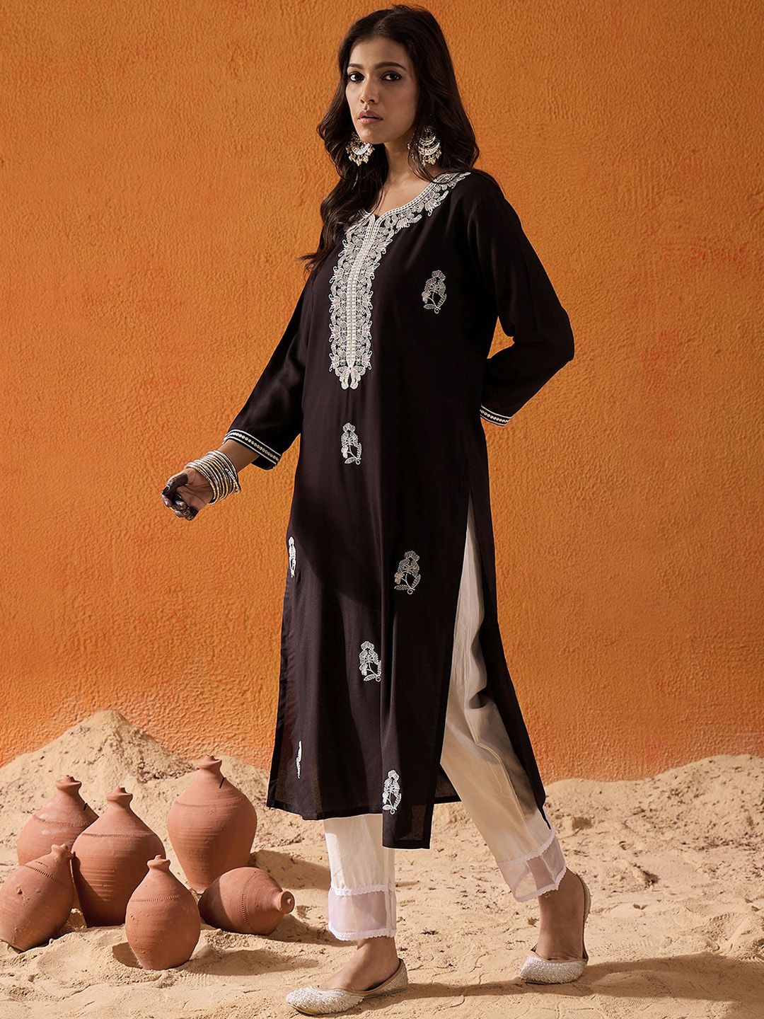Dhiyona IE Ethnic Motifs Embroidered Straight Kurta