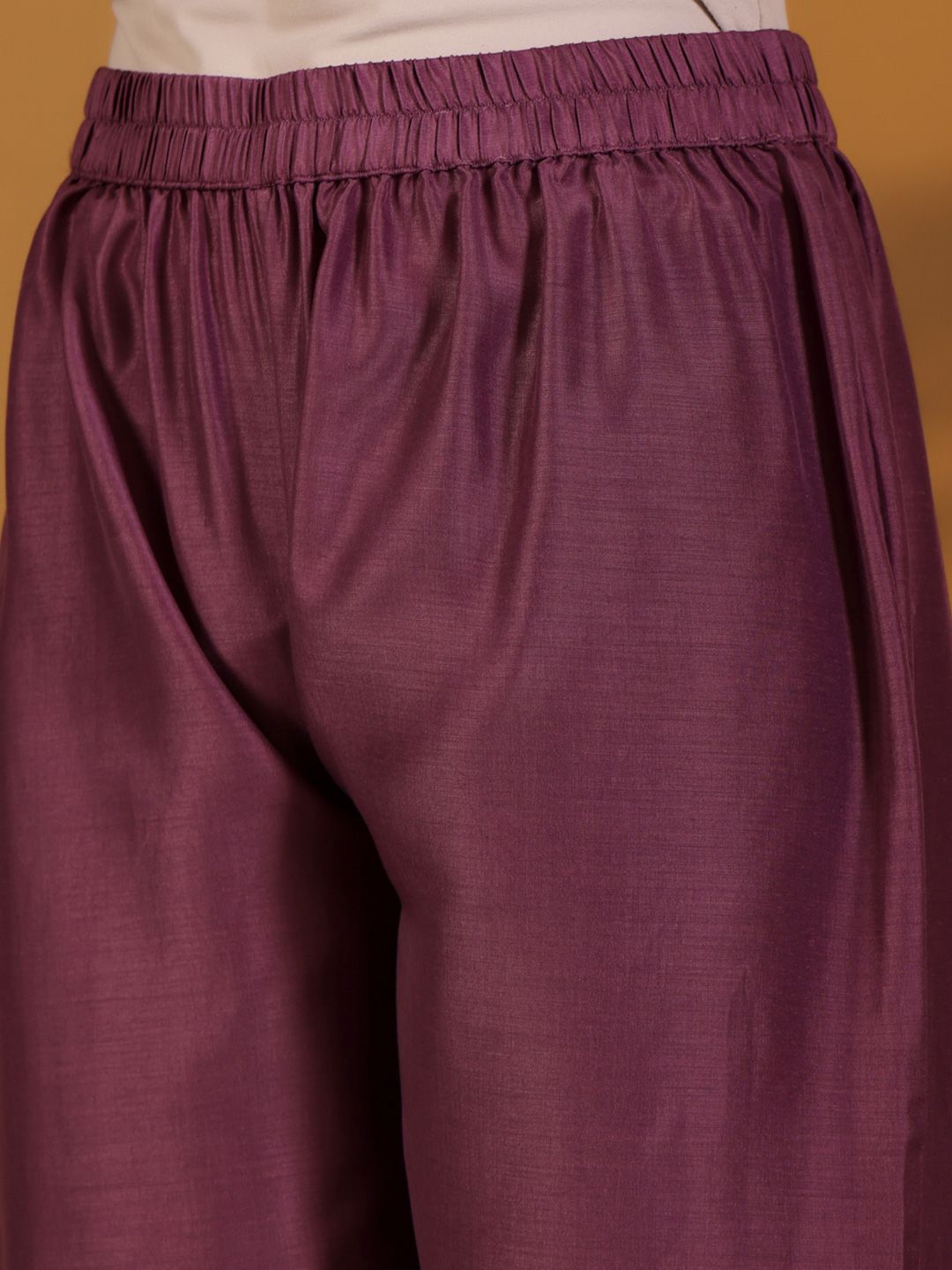 Dhiyona VA Women'sFloral Embroidered Sequnnied V-Neck Straight Kurta With Trousers & Dupatta