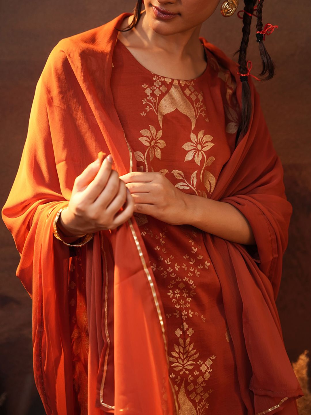 Dhiyona IS Women's Floral Printed Round Neck Three-Quarter Sleeves Kurti with Sharara & With Dupatta