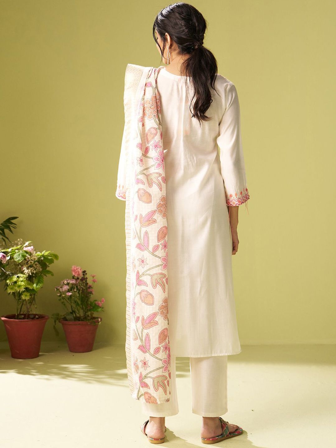 Dhiyona IE Women Ethnic Motifs Embroidered Regular Thread Work Kurta with Trousers & Dupatta