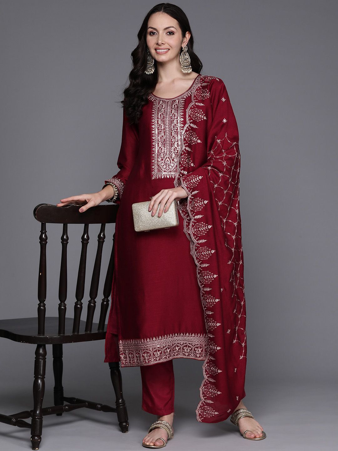 Dhiyona IE Ethnic Motifs Embroidered Round Neck Three-Quarter Sleeves Kurta Set