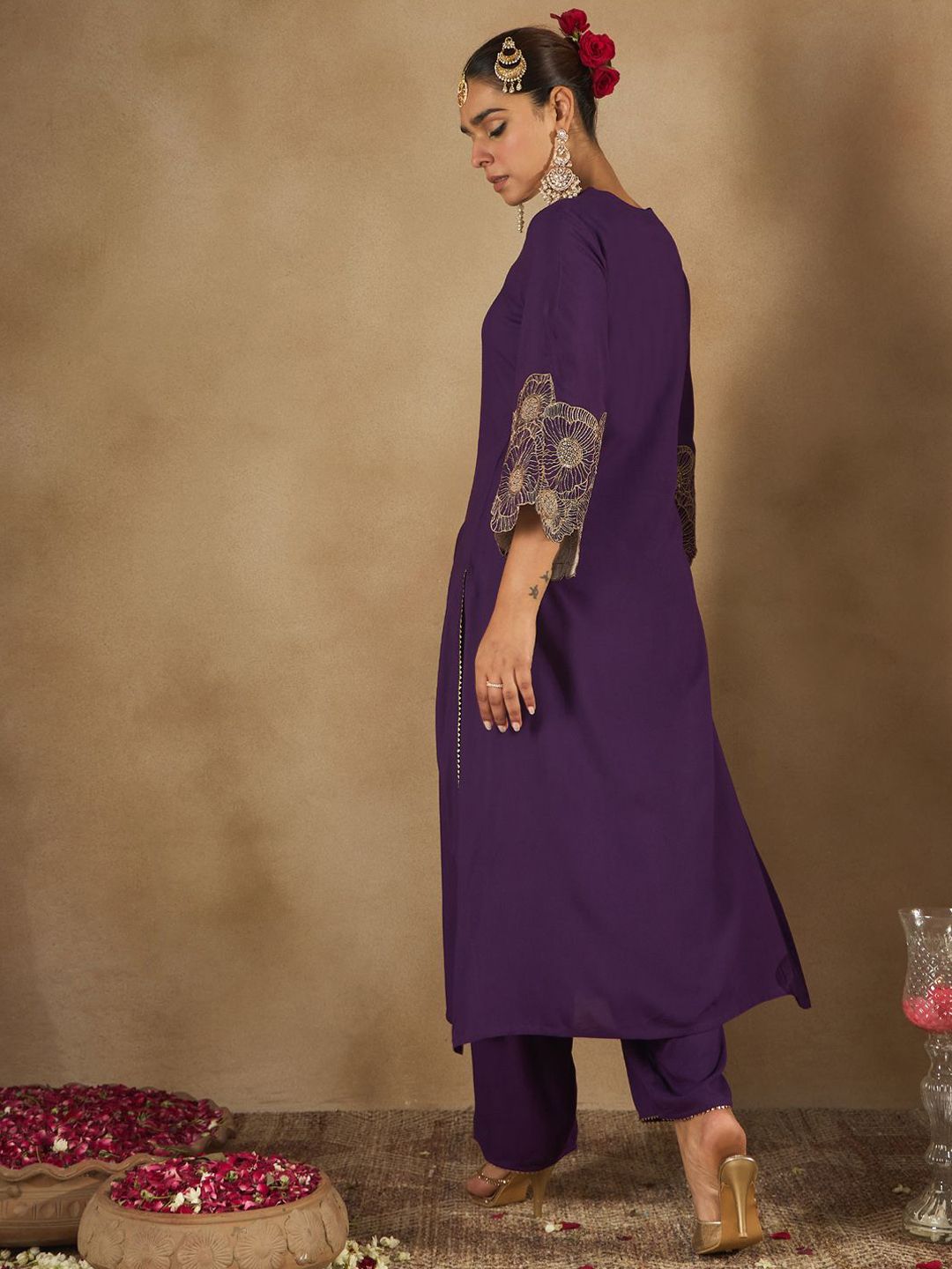 Women Floral Embroidered Regular Kurta with Trousers