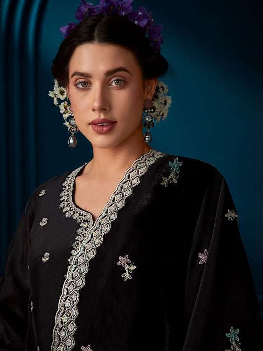Dhiyona IE Ethnic Motifs Embroidered Regular Beads And Stones Kurta With Trousers & Dupatta