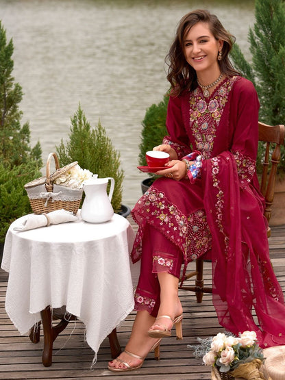 Women Floral Embroidered Kurta with Trousers & Dupatta