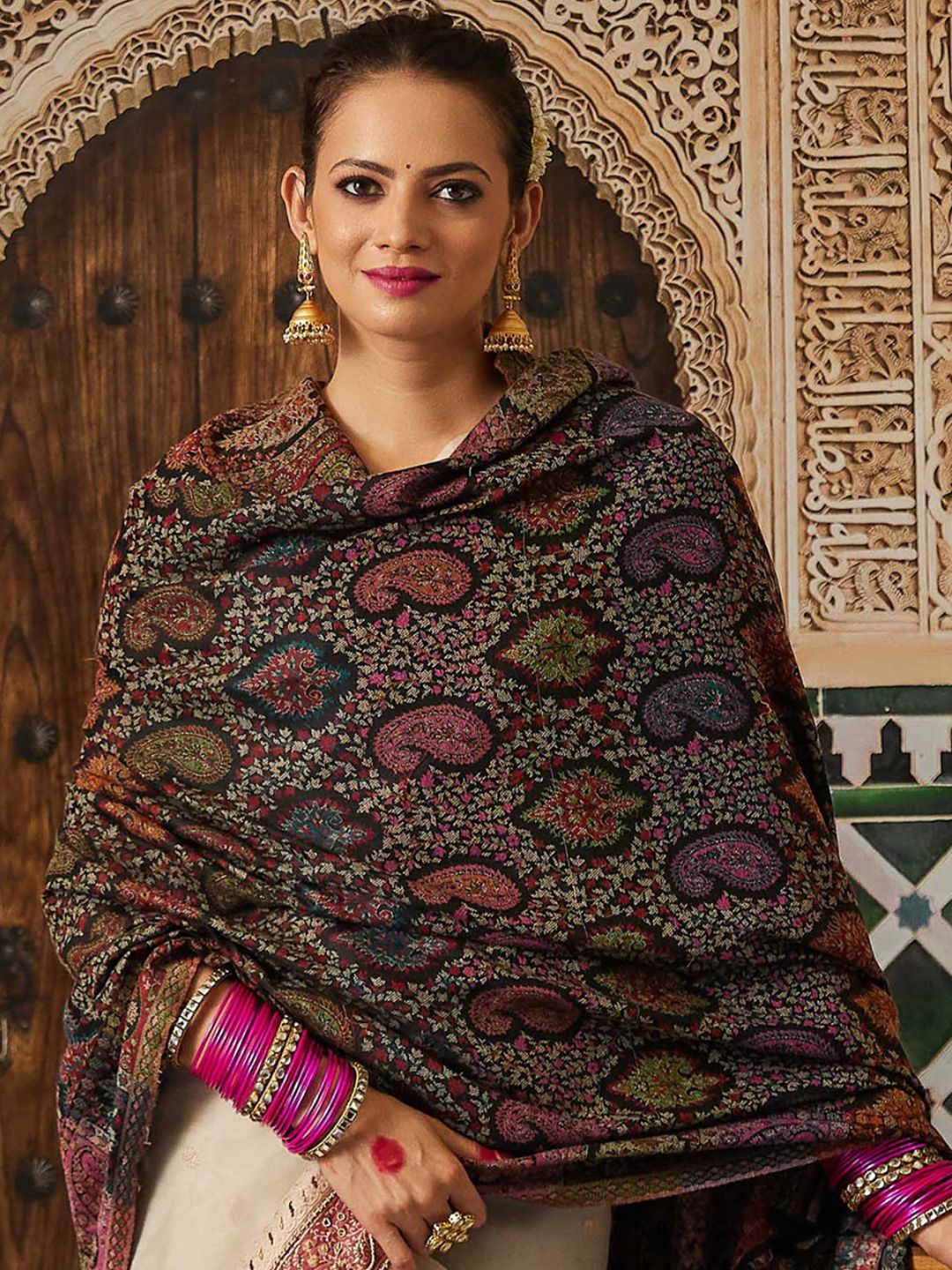 Dhiyona PA Women Paisley Woven Design Shawl