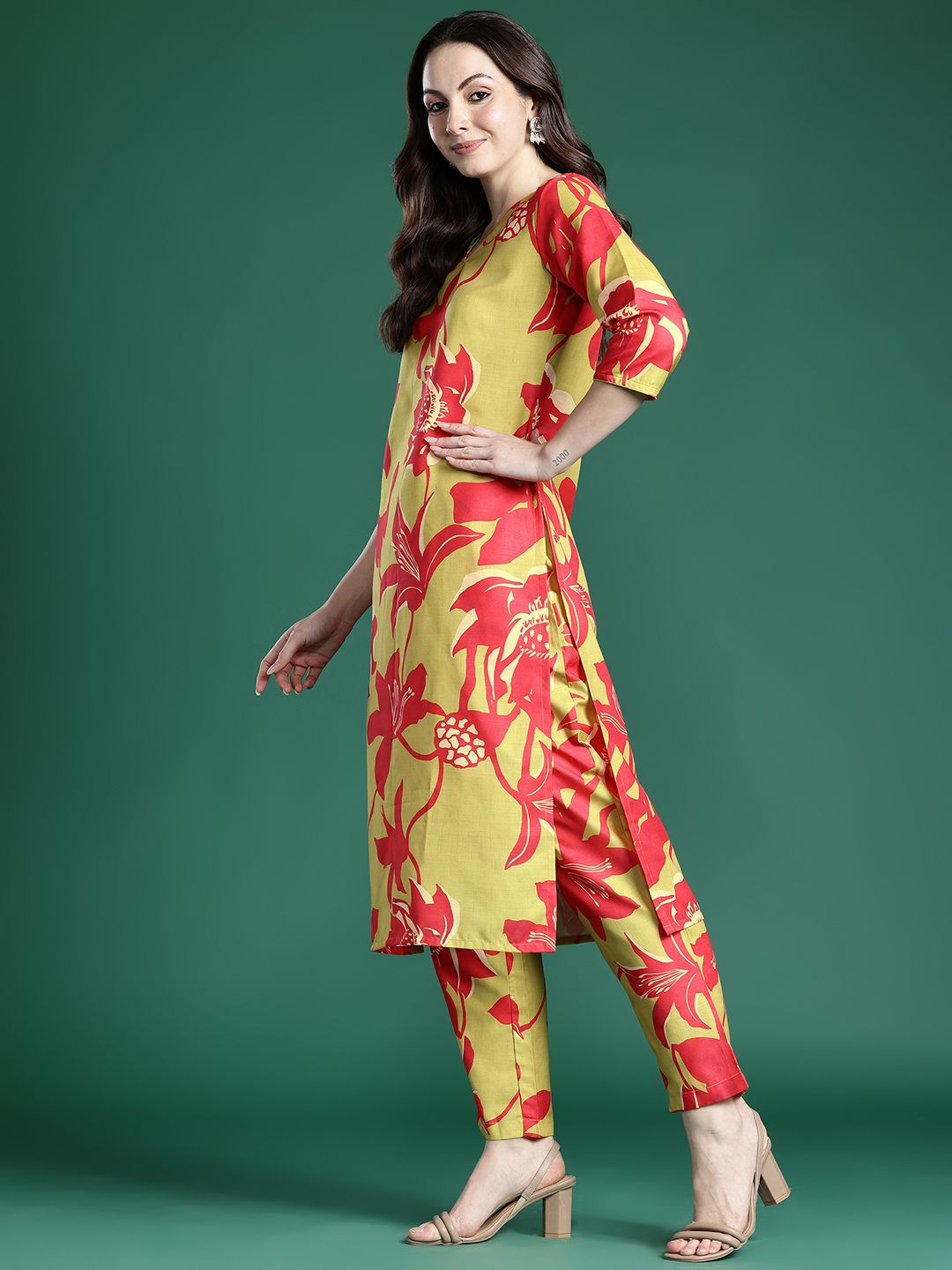 Dhiyona IE Floral Printed Kurta with Trousers